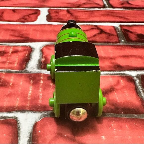 Thomas & Friends Wooden Railway magnetic SUDSY PERCY Train - Picture 4 of 5